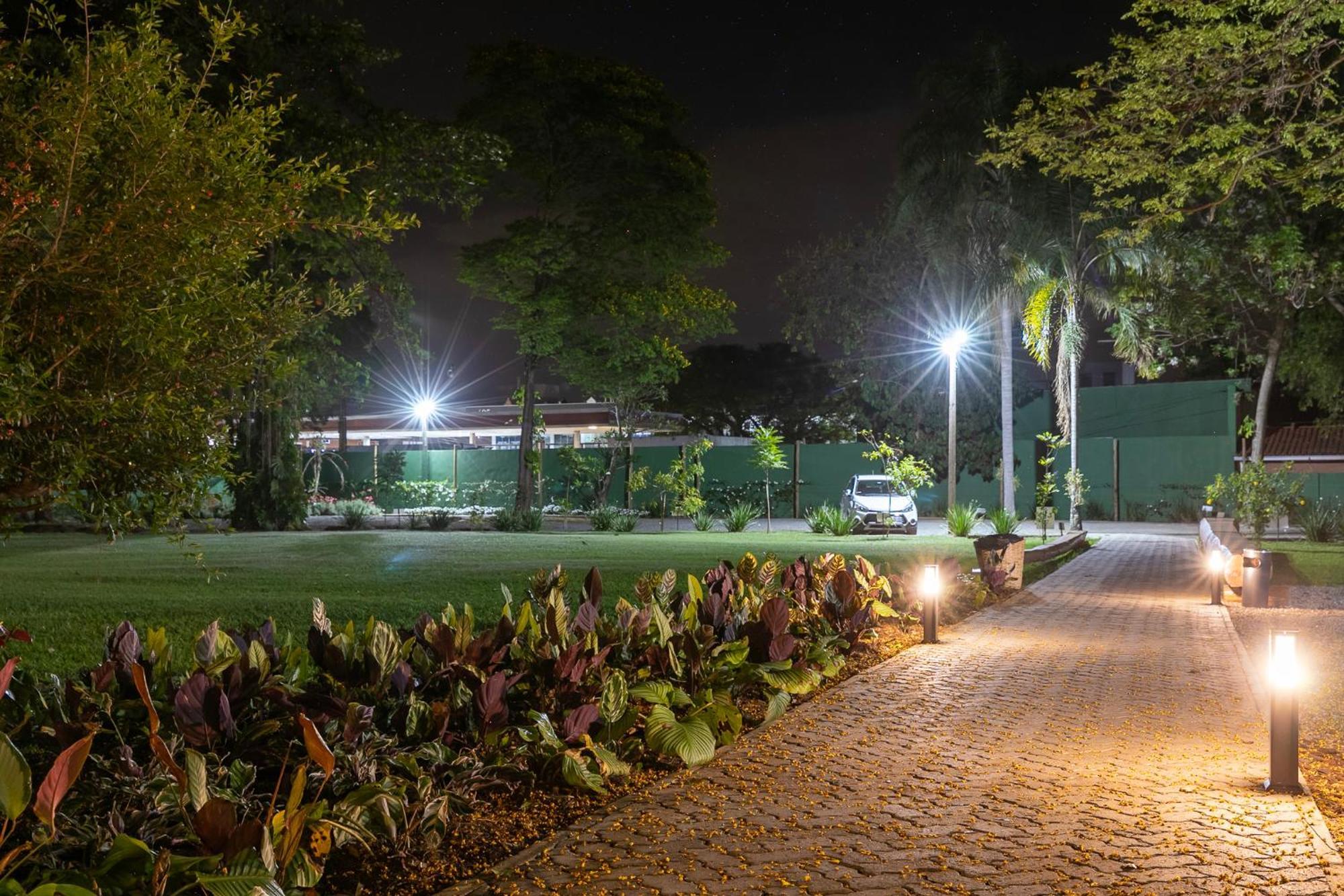 Vilinha Tipica - Suite Onze Tuin - Entrada Com Senha - Somos Hospedagem Por Temporada Holambra Esterno foto